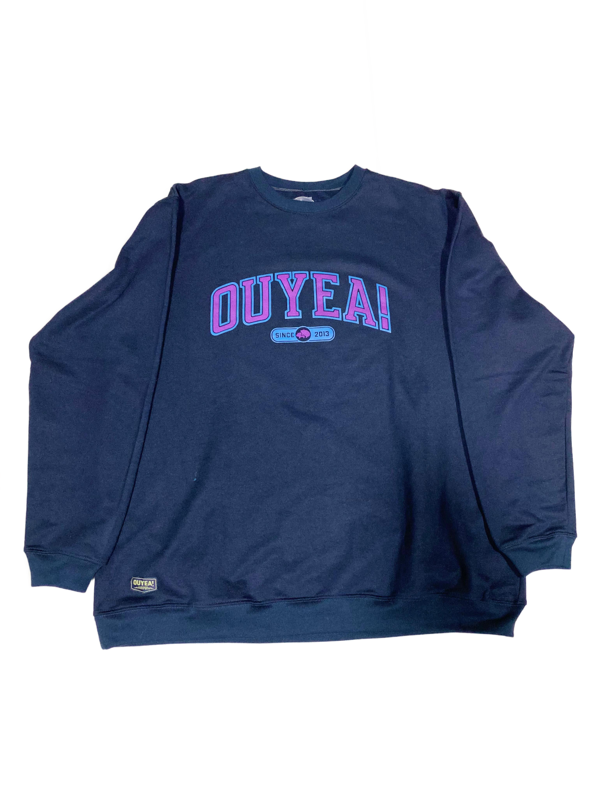 Polerón Ouyea negro logo morado