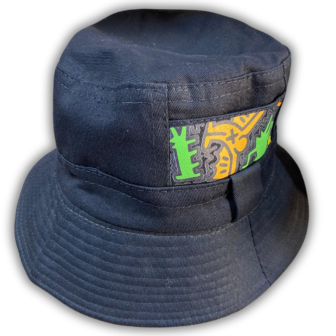 Gorro Bucket OUYEA! Negro Diseño Verde Naranja